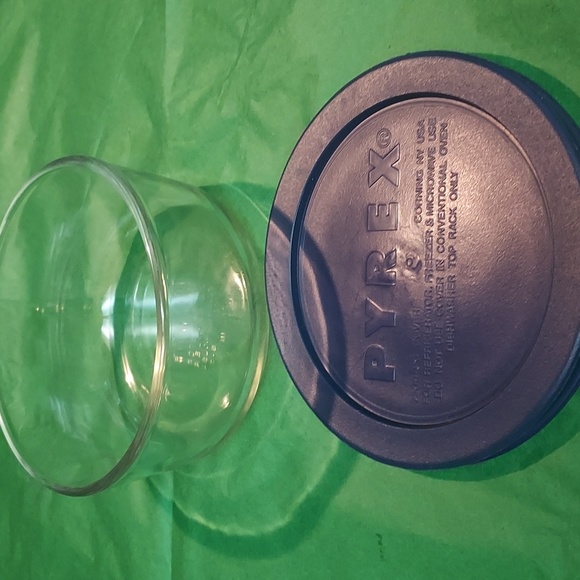Vintage Pyrex clear glass with lid 2 cups.Made in USA. - Picture 1 of 6